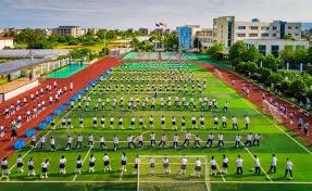 诺兰·莱恩在生涯最后一次登板中因伤退场，全场观众整齐呼喊他的名字