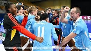 牌九里的“混点”：解析在混乱规则下如何利用计算误差获利。（牌九中的“混点”策略：在规则混乱时利用计算偏差获取收益）